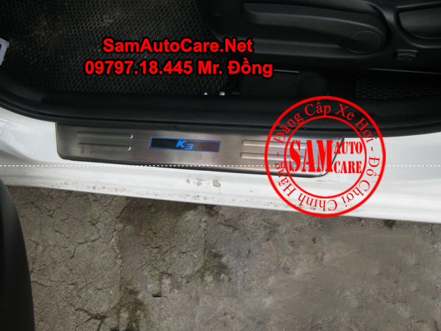 NẸP BƯỚC CHÂN CÓ ĐÈN KIA K3
