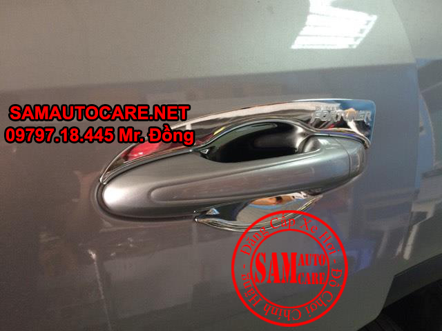 Chén Cửa Xe Fortuner 2017