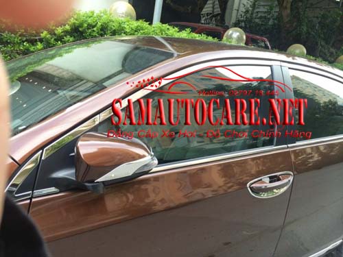 Nẹp Viền Chân Kính Corolla Altis.