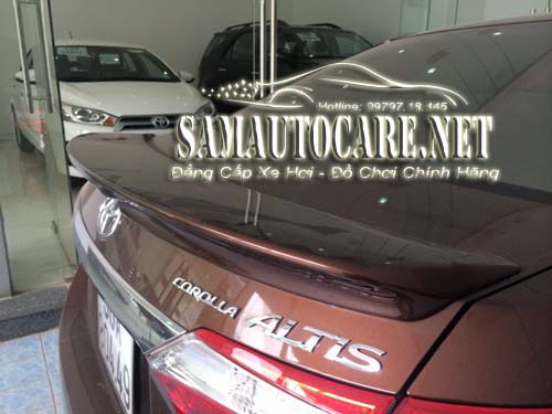 Đuôi Gió Giống Altis 2.0 Loại Có đèn Và Bản Rộng Xe Altis