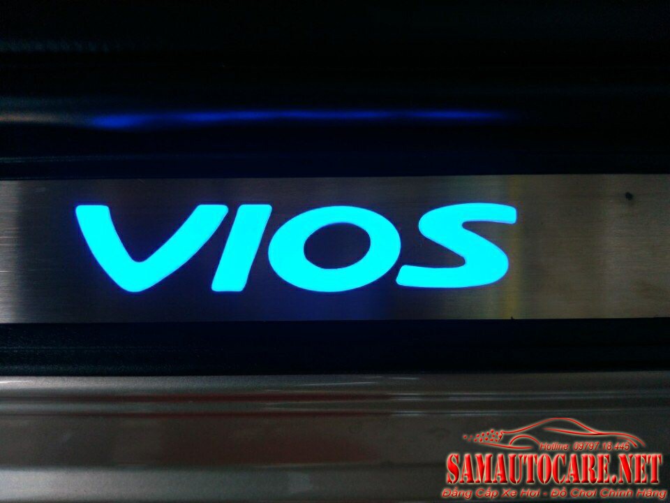 Nẹp Bước Chân Có Đèn Vios 2017