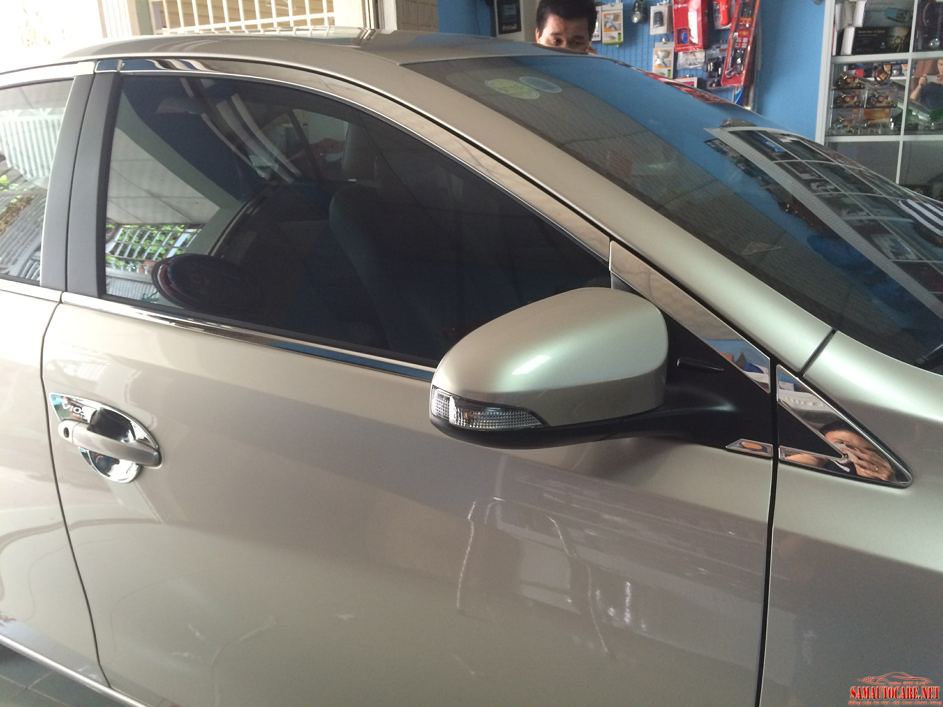 Nẹp Chân Kính,Viền Cong Kính Vios