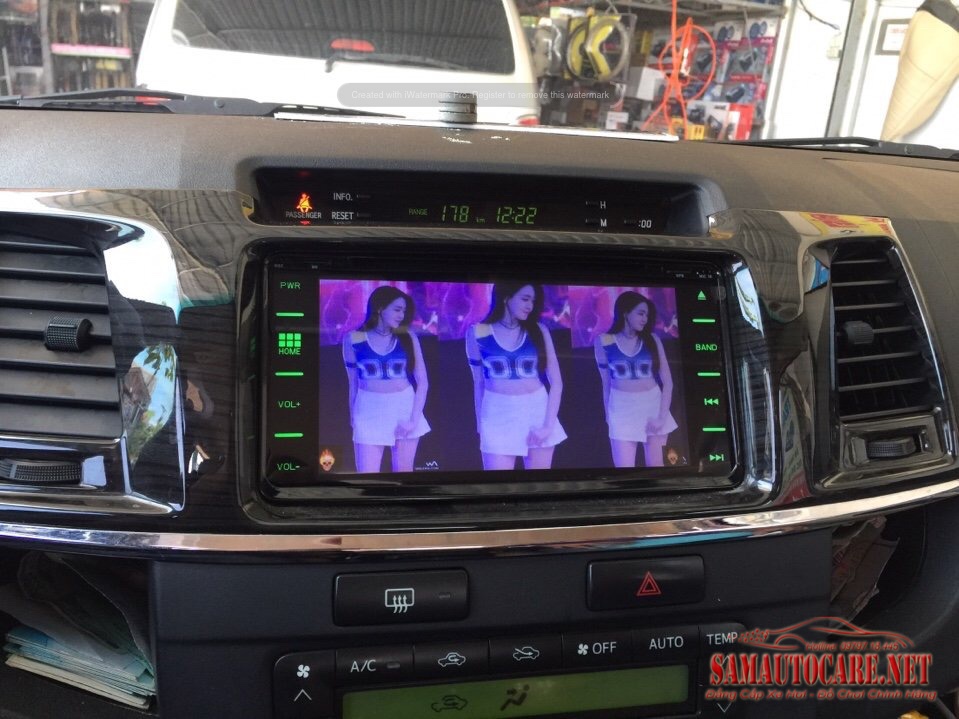 DVD Android Theo Xe Fortuner 2015