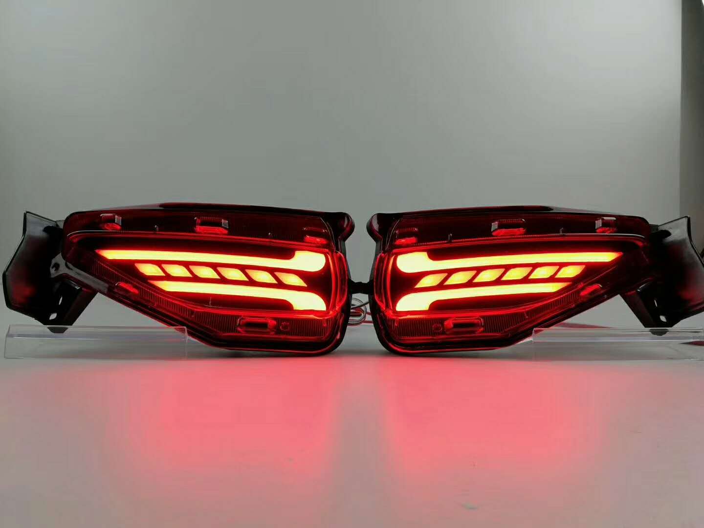 Led Gầm Cảng Sau Toyota Fortuner 2018