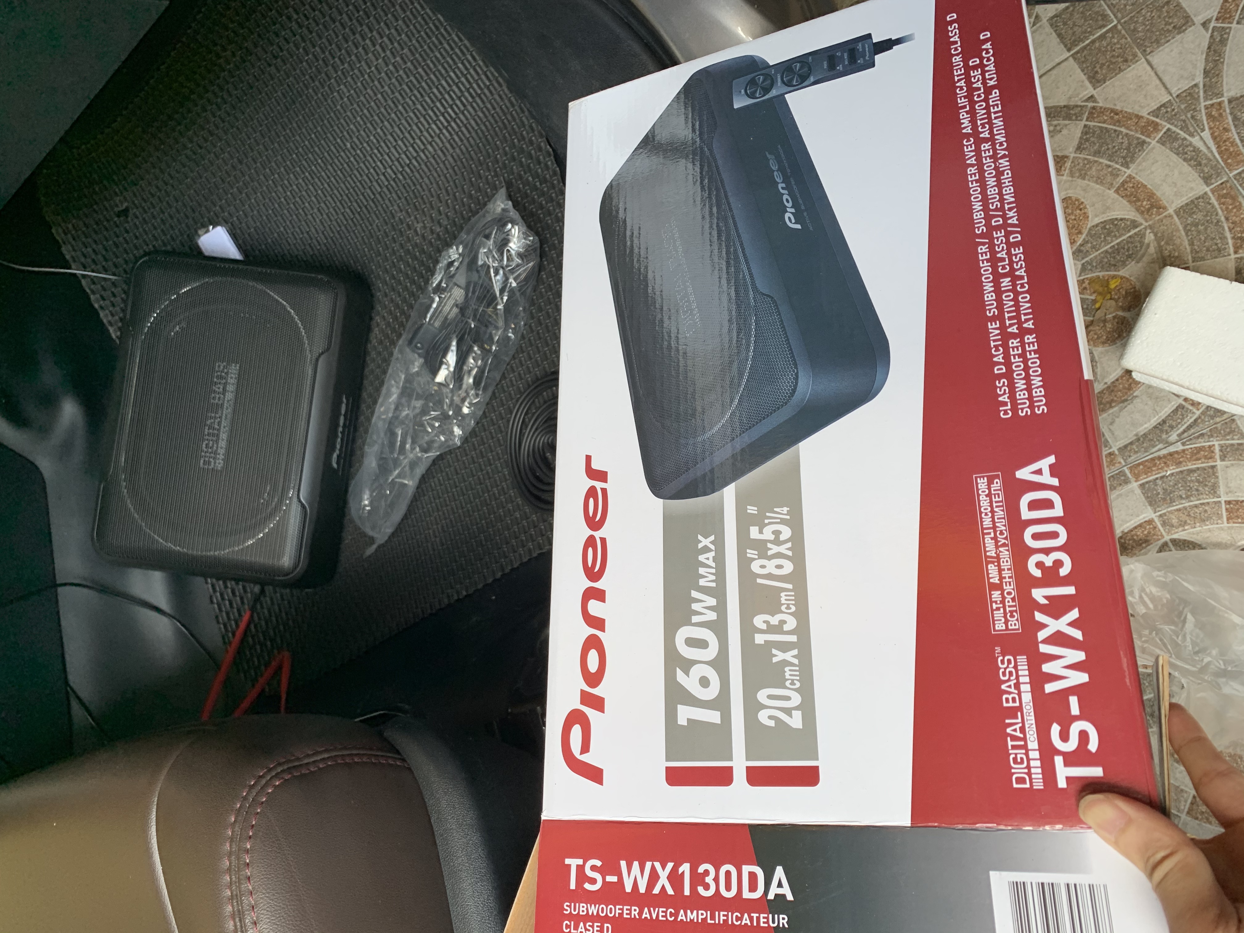 Lắp Đặt Loa Sub Pioneer 130DA Trên Xe Toyota