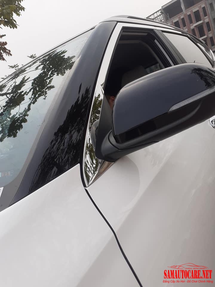 Viền Cong Kính Inox Kia Seltos 2021