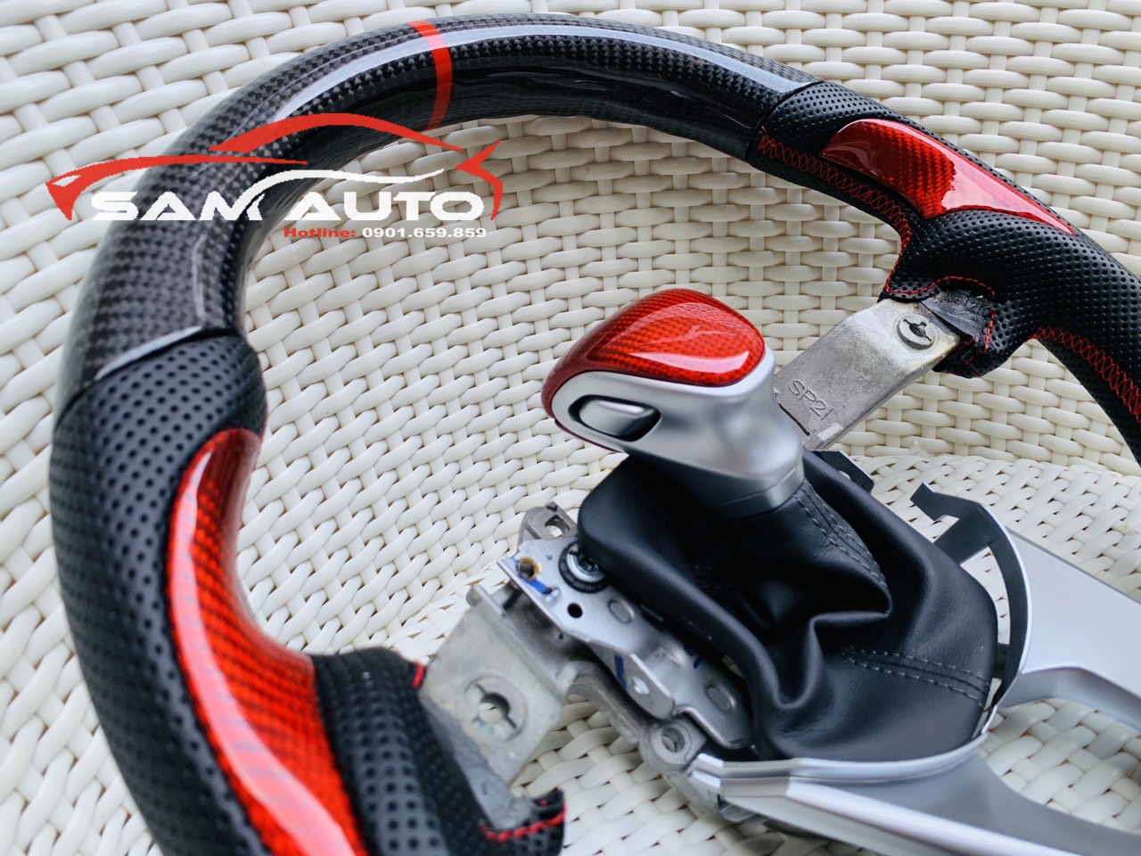 Độ Vô Lăng Carbon Fiber Cho Kia Seltos