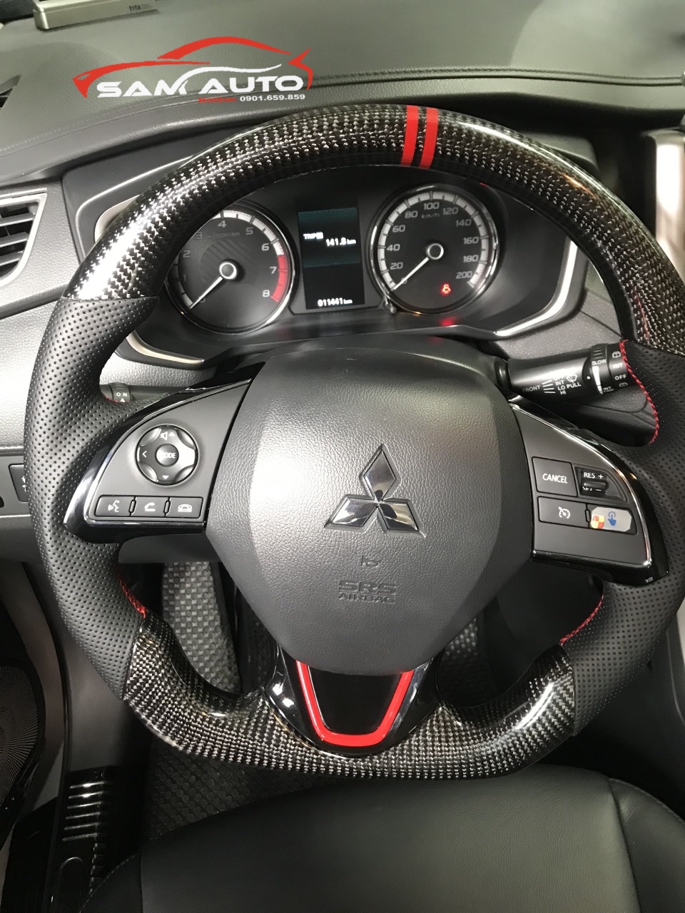 Vô Lăng Carbon Xpander