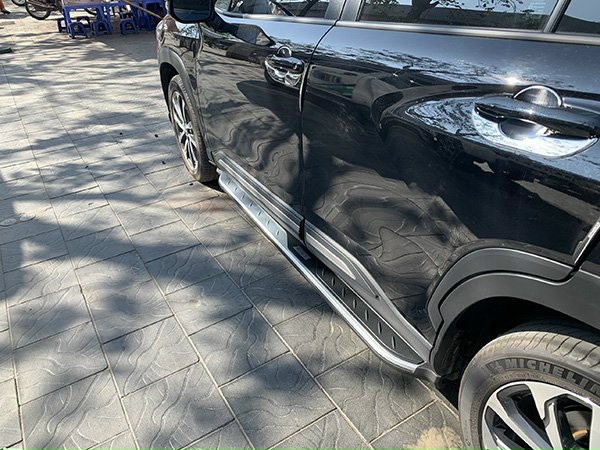 Bậc Lên Xuống Toyota Cross