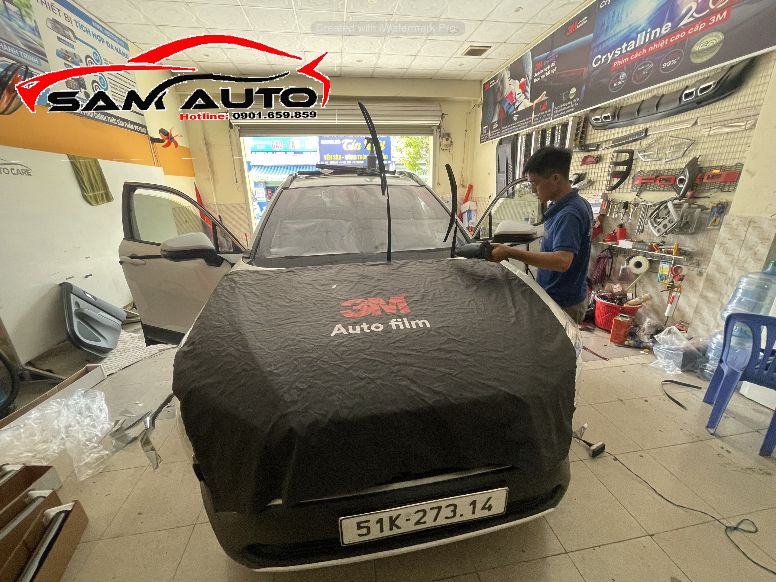 DÁN PHIM CÁCH NHIỆT TOYOTA CROSS TẠI THỦ ĐỨC