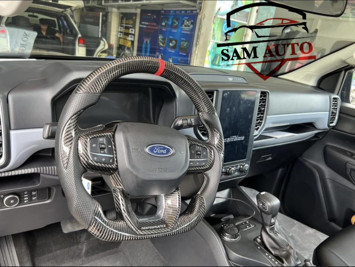 Độ Vô Lăng Carbon Fiber Cho FORD EVEREST - RANGER 2023