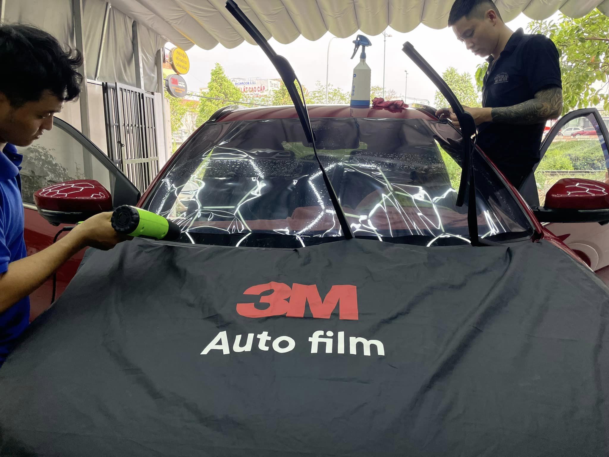 DÁN PHIM CÁCH NHIỆT CHÍNH HÃNG CHO HYUNDAI CUSTIN