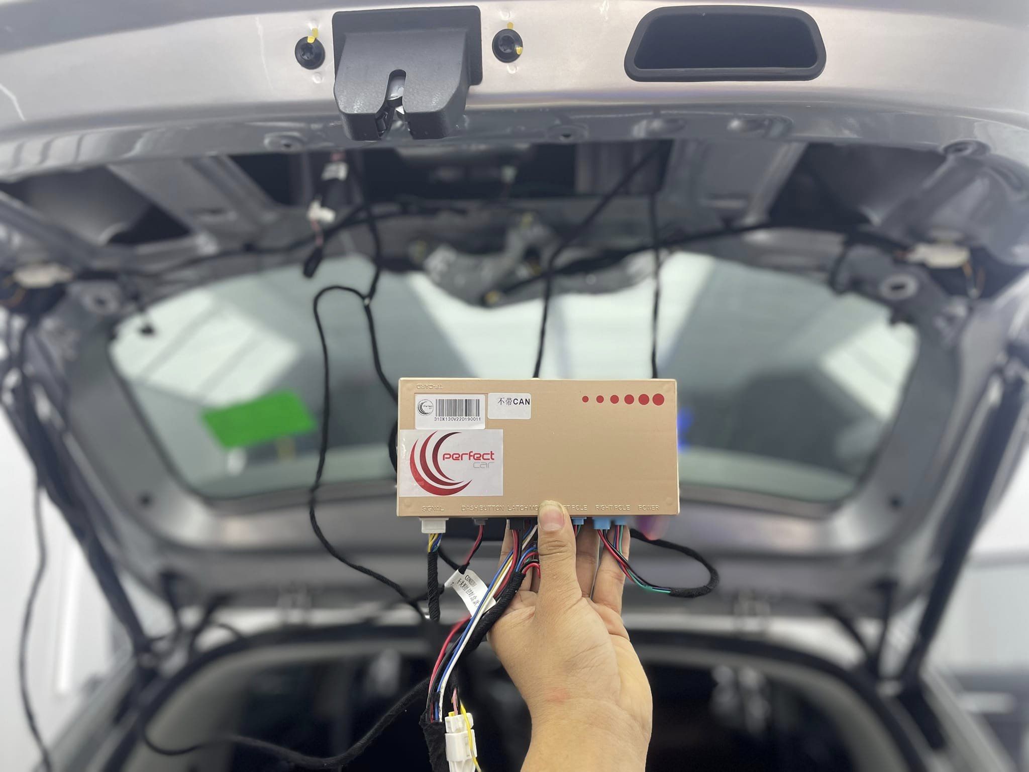 Độ Cốp điện Tự động Cho Xe Hyundai Custin