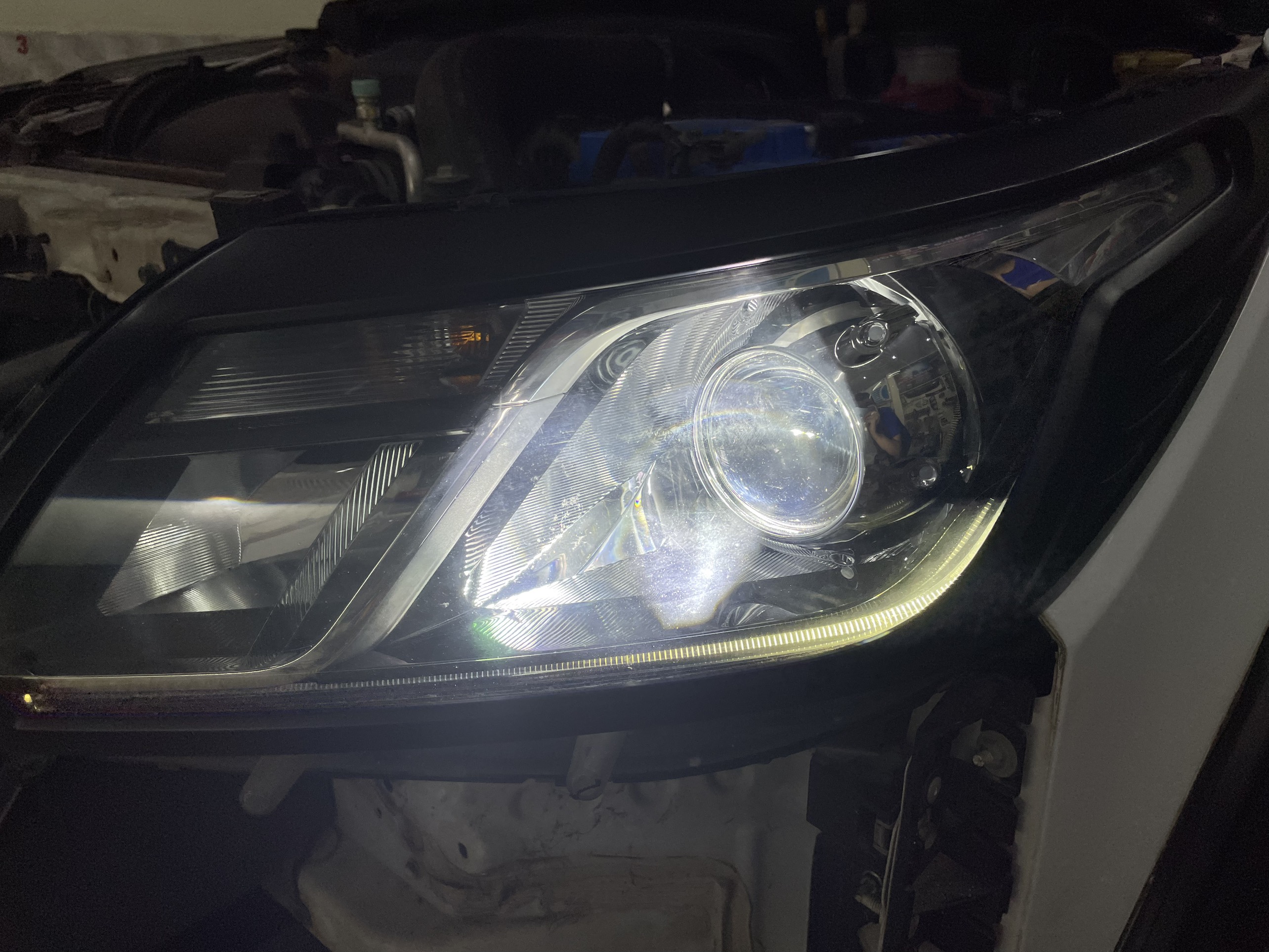 Độ đèn Xe Colorado Tăng Sáng Hiệu